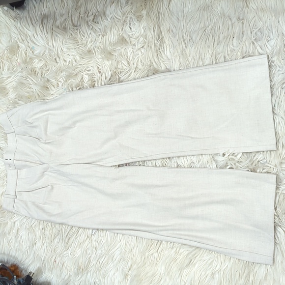 Abercrombie & Fitch Pants - New with tags Abercrombie wide leg pants 27short